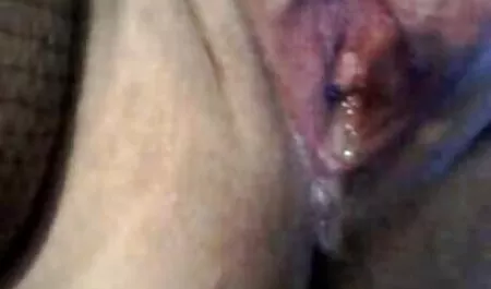 ผู้หญิงในป่า licks หนัง xxx วิดีโอ ของเธอคนรักขา