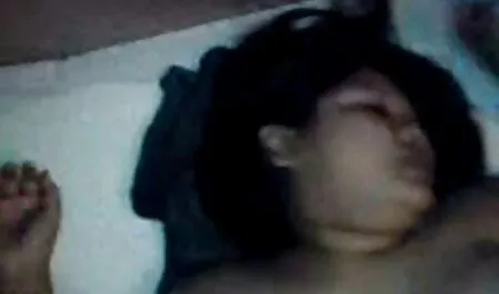 เด็กๆสนุกกับลูกบอลและตุ๊กตา วิดีโอ xxx18+